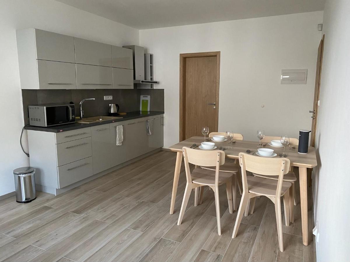 The Dante Villa Apartments Prague Exterior photo